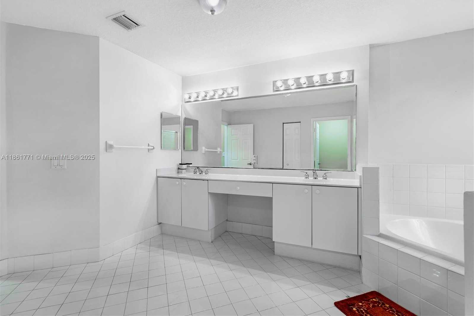 Small Image of 11552 NORTH WEST 69TH TER, Doral Number 13