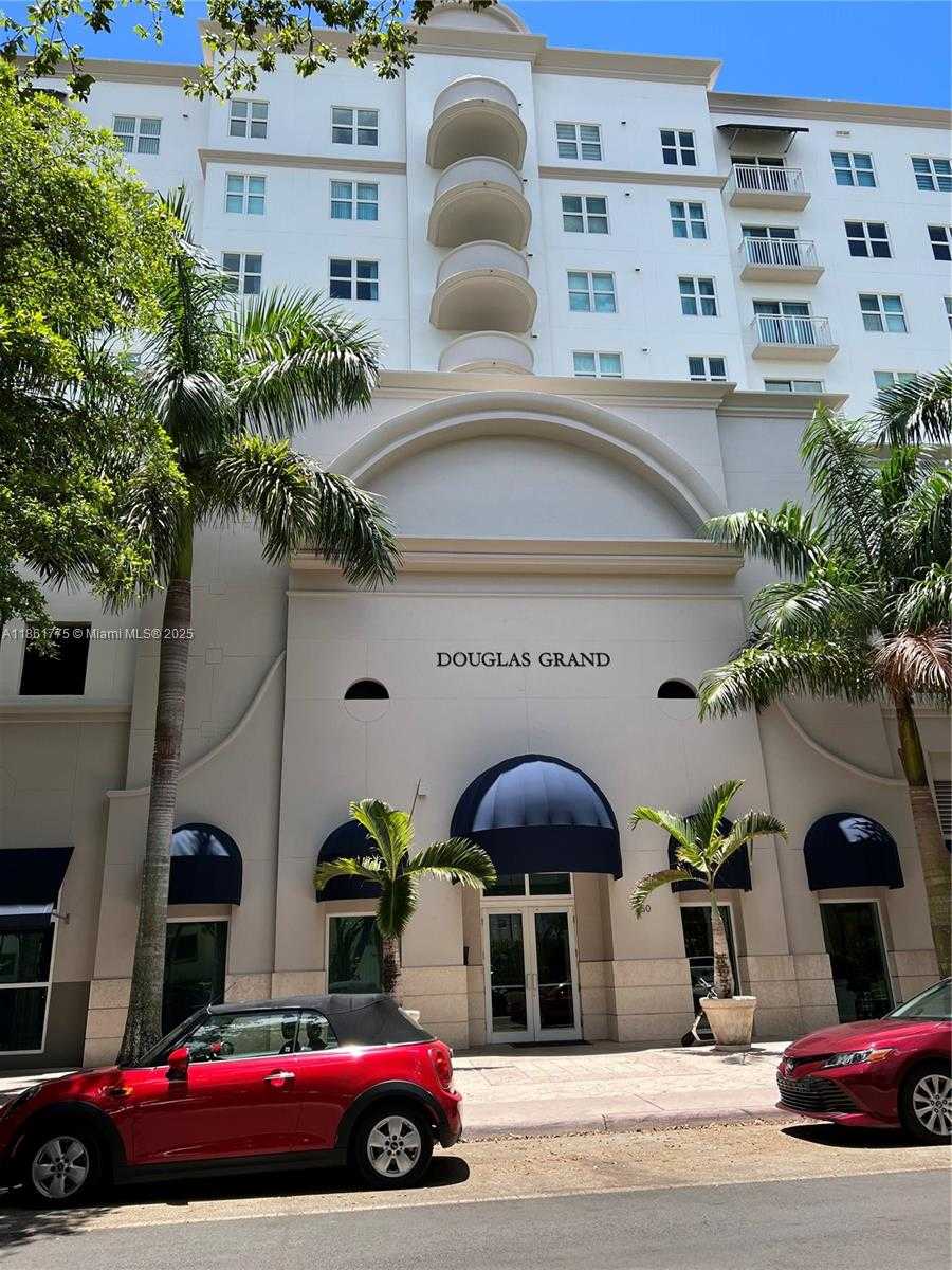 Small Image of 50 SOUTH WEST MENORES AVE #505, Coral Gables Number 2