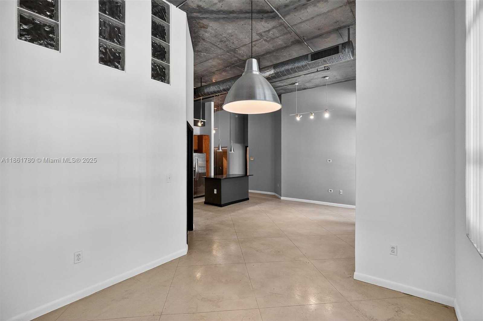 Small Image of 2001 BISCAYNE BLVD #2111, Miami Number 10