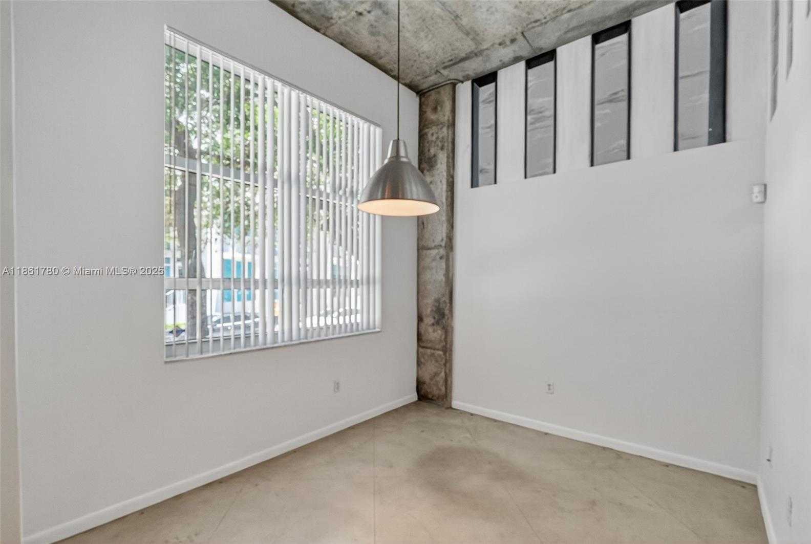 Small Image of 2001 BISCAYNE BLVD #2111, Miami Number 11
