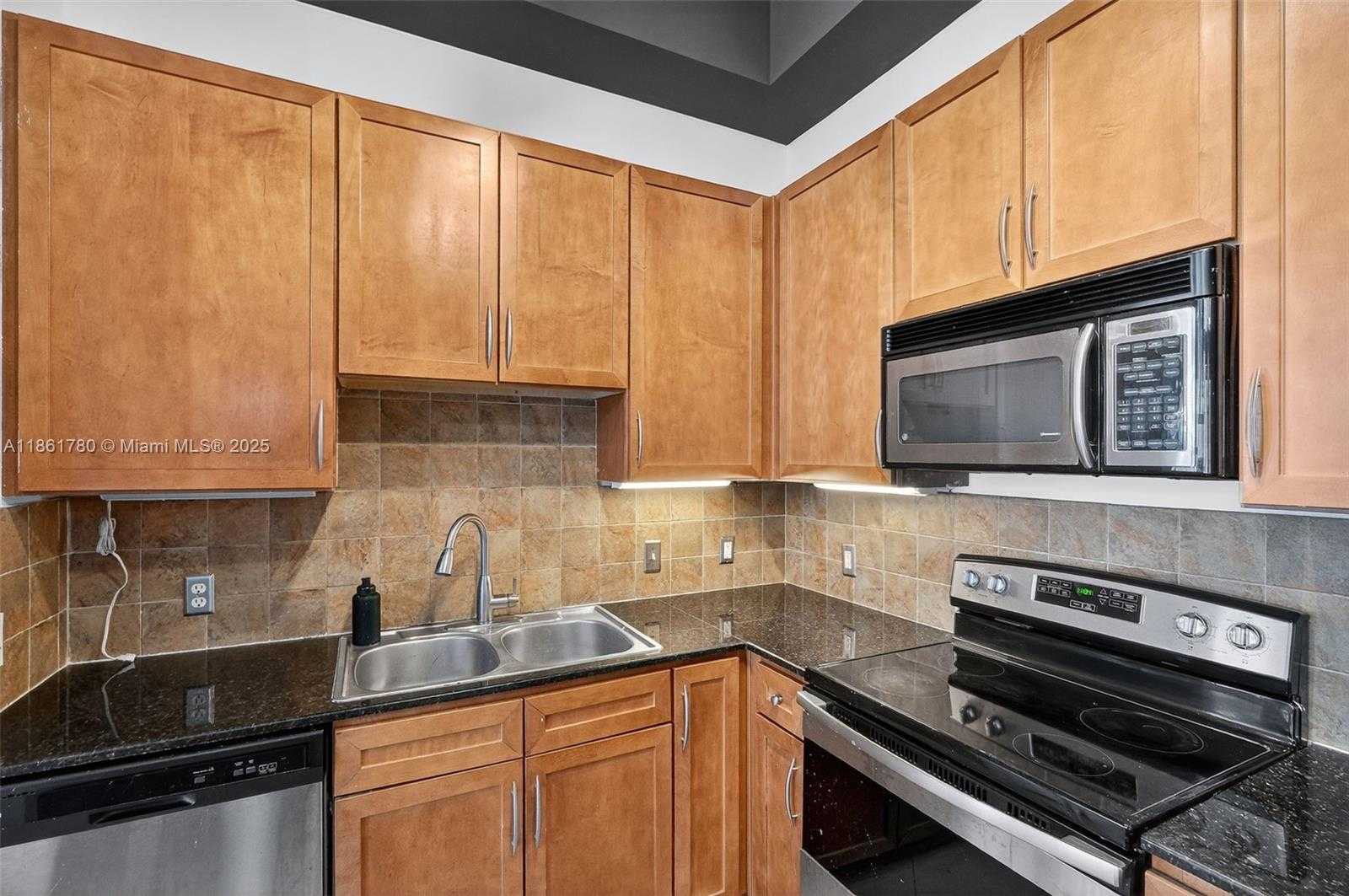 Small Image of 2001 BISCAYNE BLVD #2111, Miami Number 13