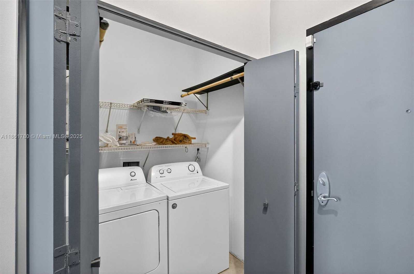Small Image of 2001 BISCAYNE BLVD #2111, Miami Number 15