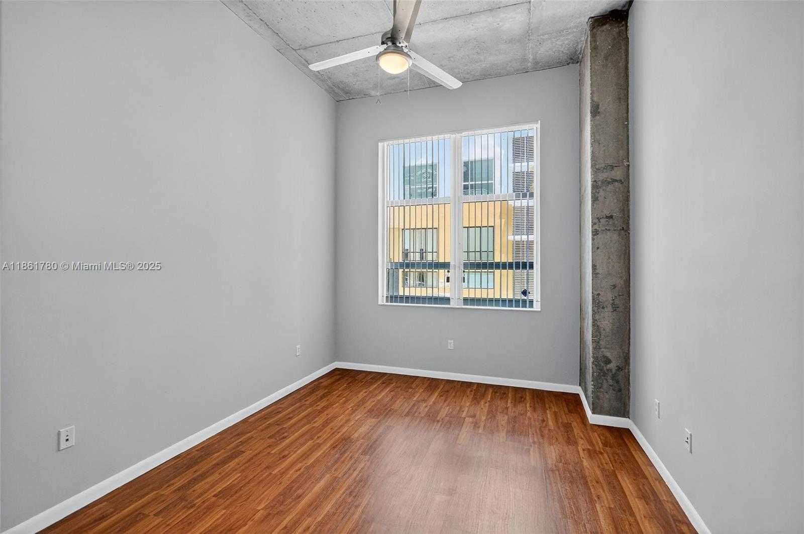 Small Image of 2001 BISCAYNE BLVD #2111, Miami Number 17