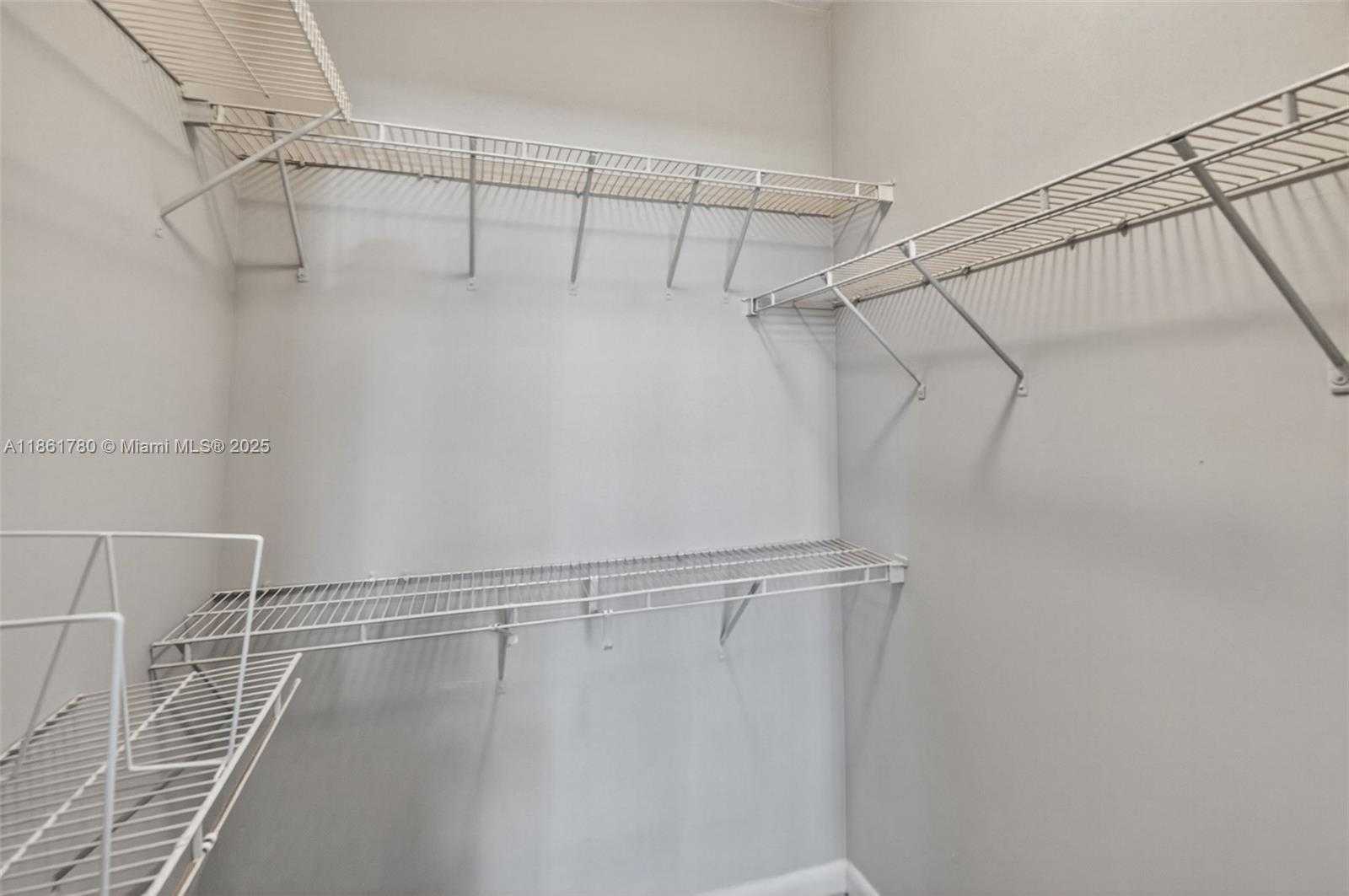 Small Image of 2001 BISCAYNE BLVD #2111, Miami Number 19