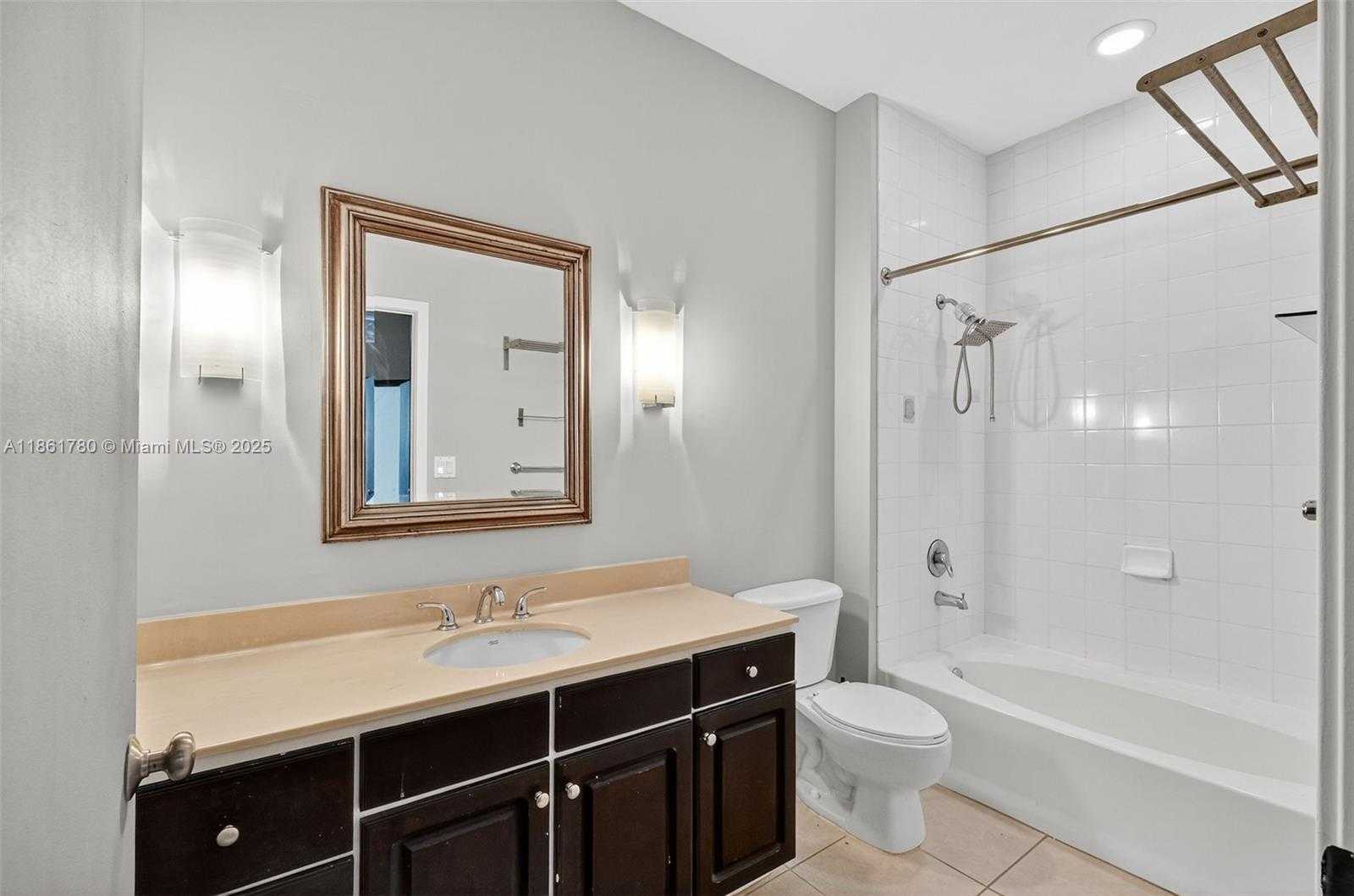 Small Image of 2001 BISCAYNE BLVD #2111, Miami Number 26