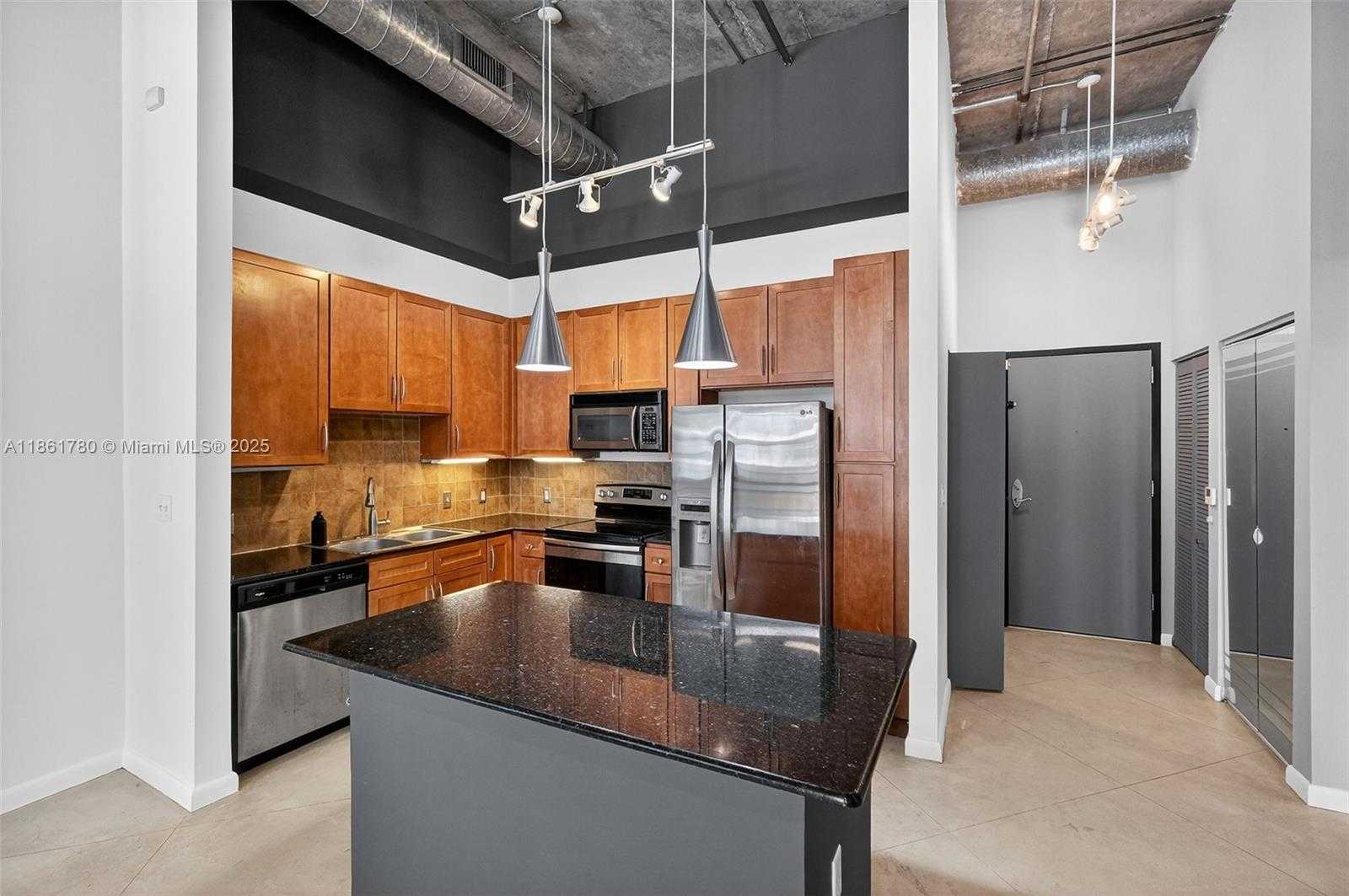 Small Image of 2001 BISCAYNE BLVD #2111, Miami Number 7