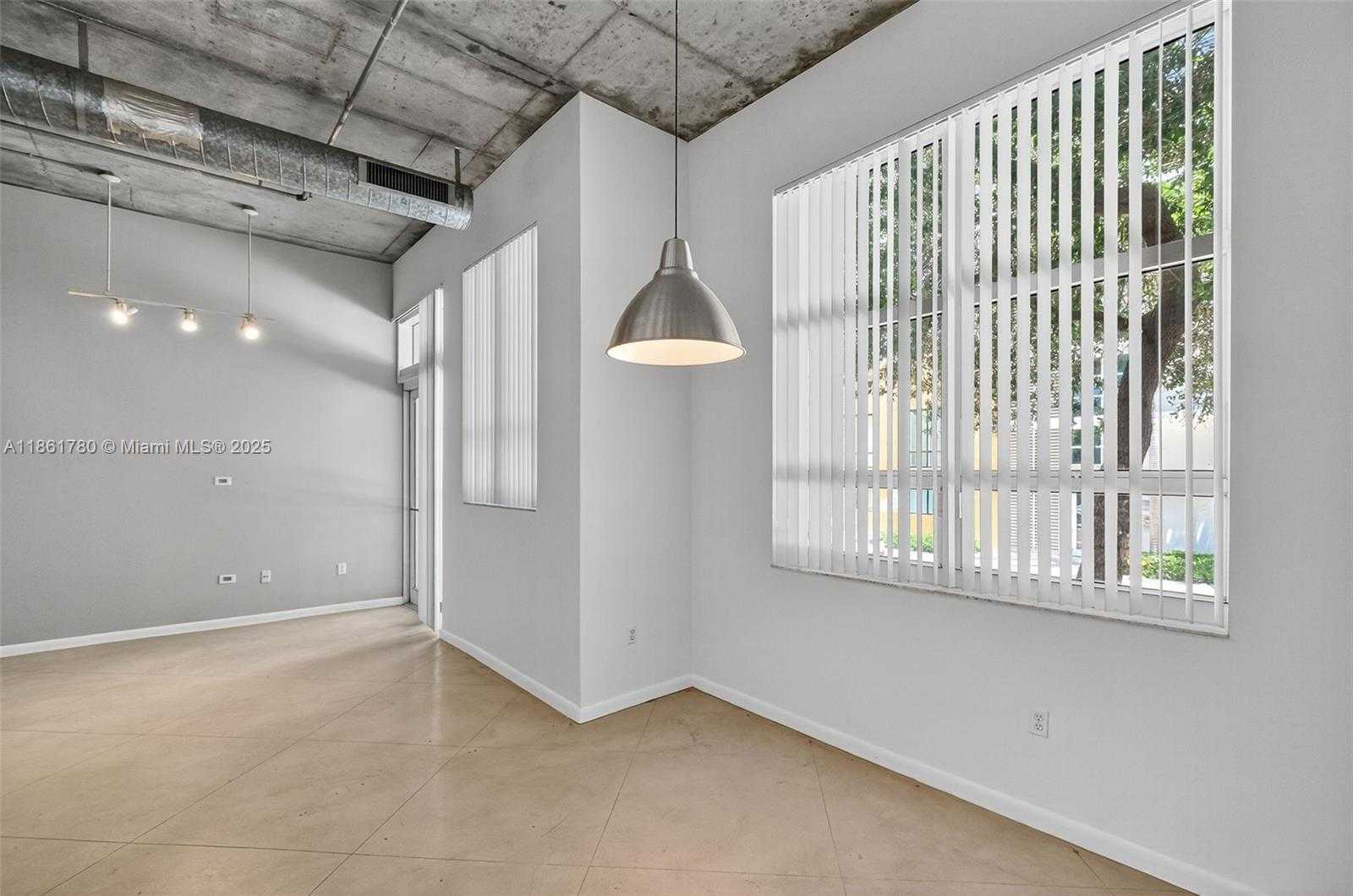Small Image of 2001 BISCAYNE BLVD #2111, Miami Number 8
