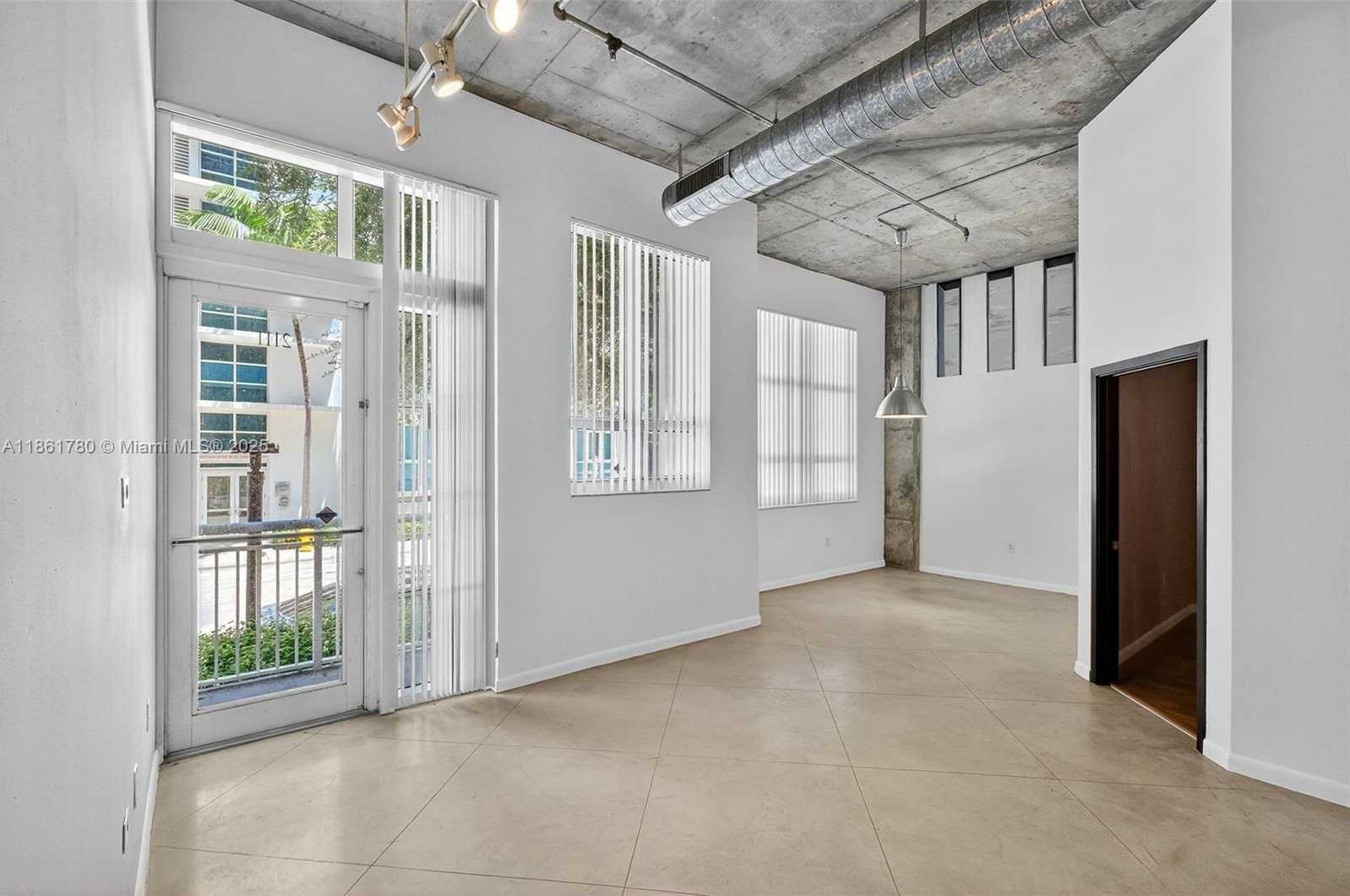 Small Image of 2001 BISCAYNE BLVD #2111, Miami Number 9
