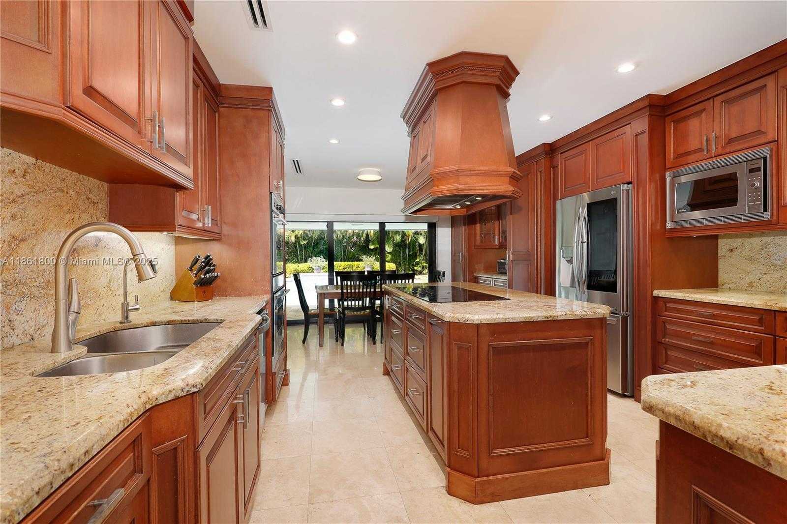 Small Image of 7322 VISTALMAR ST, Coral Gables Number 14