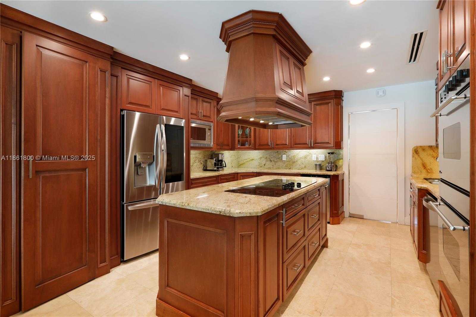 Small Image of 7322 VISTALMAR ST, Coral Gables Number 15