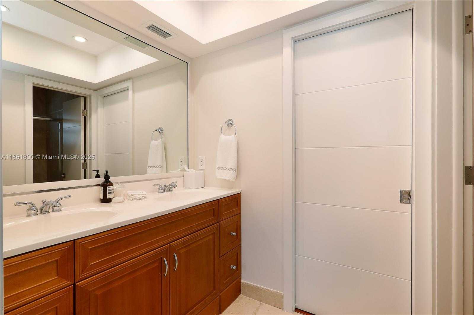 Small Image of 7322 VISTALMAR ST, Coral Gables Number 25