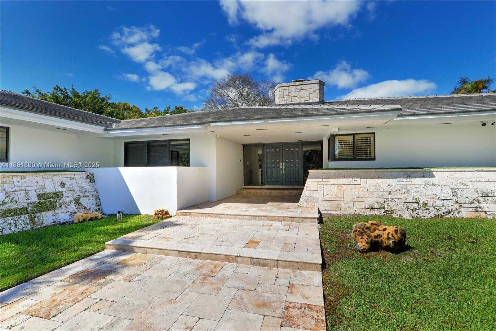 Small Image of 7322 VISTALMAR ST, Coral Gables Number 3