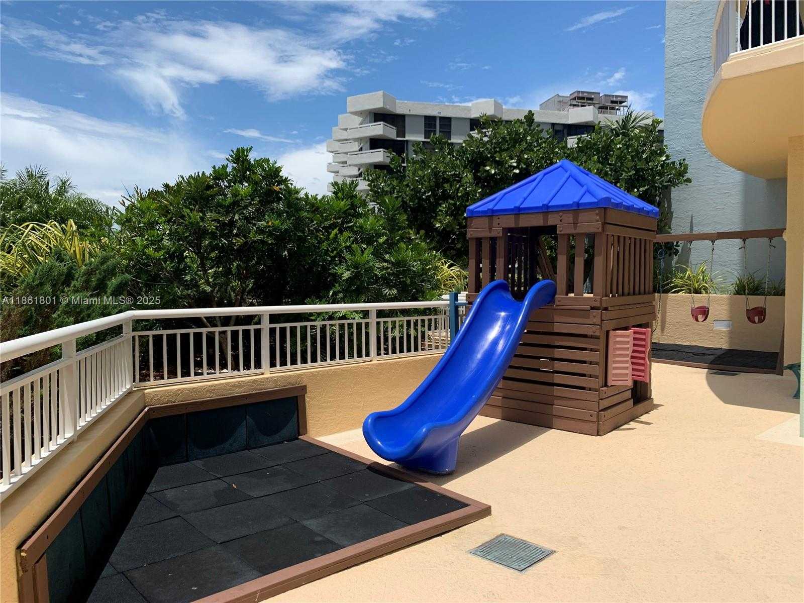 Small Image of 2475 BRICKELL AVE #2504, Miami Number 12