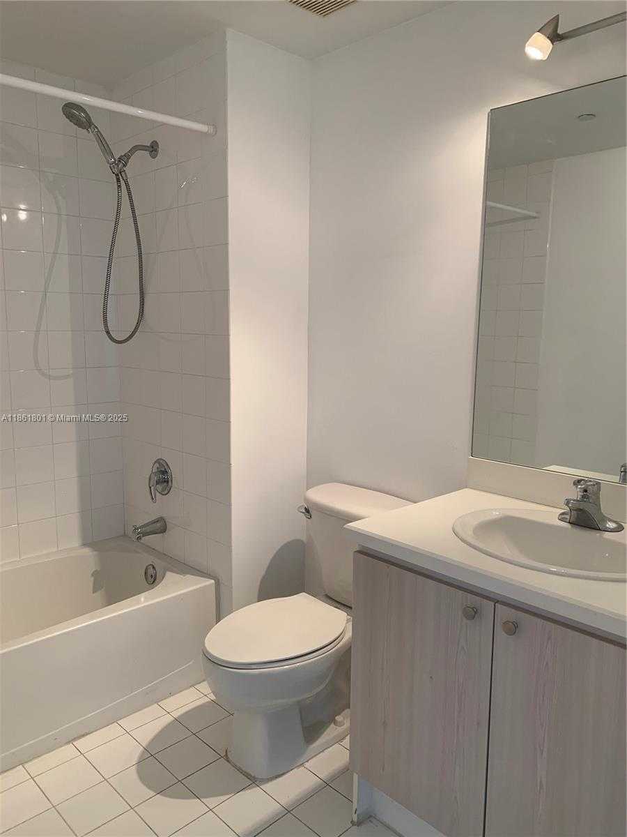 Small Image of 2475 BRICKELL AVE #2504, Miami Number 31