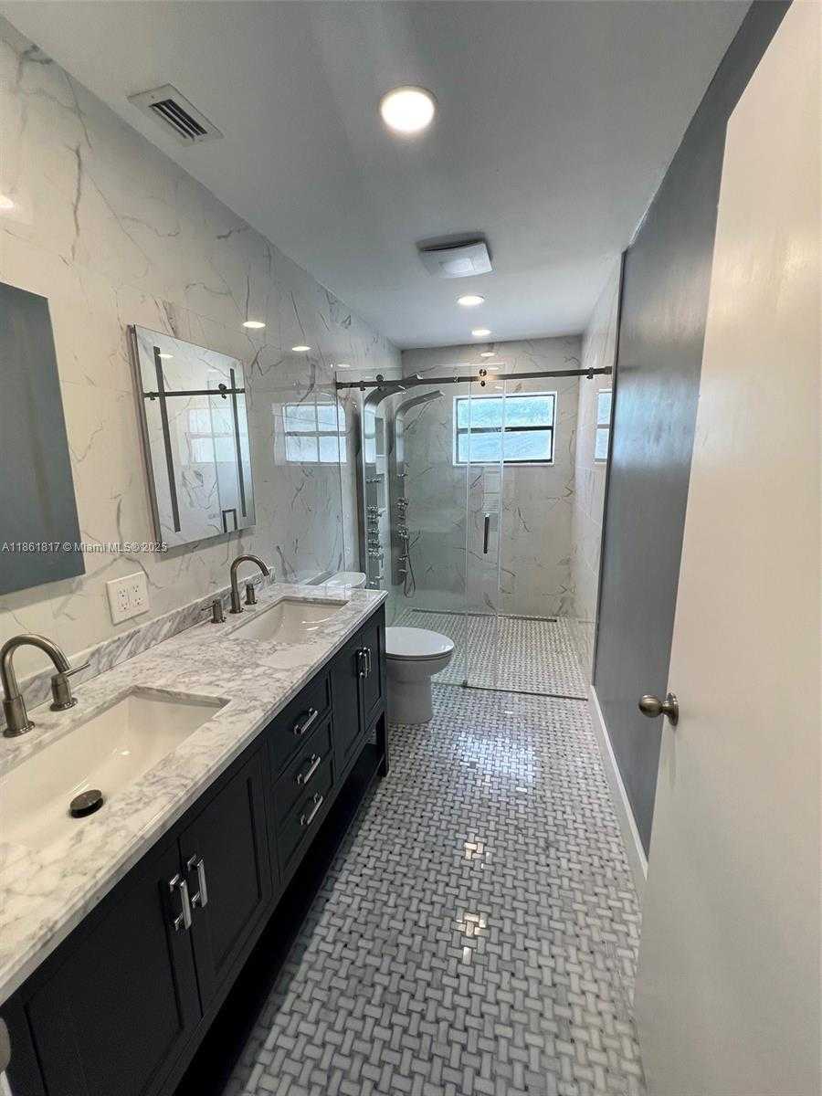 Small Image of Miami Number 11