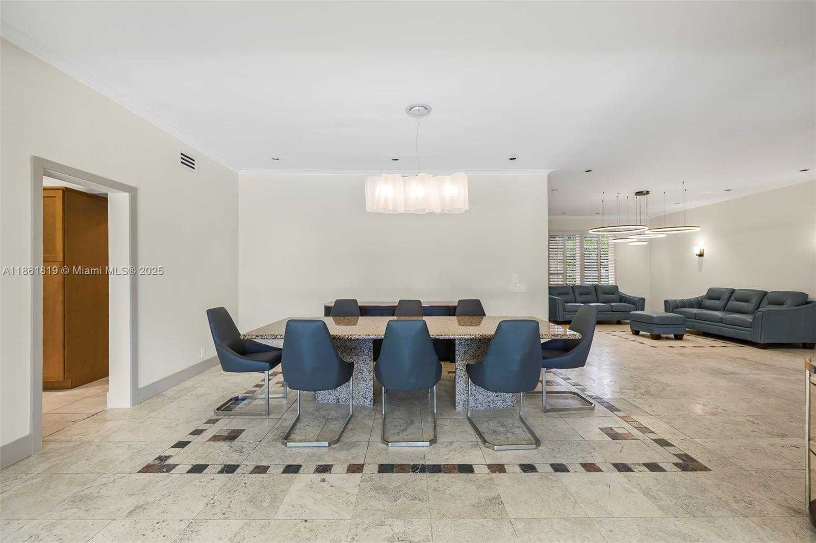 Small Image of 3180 NORTH BAY RD, Miami Beach Number 14