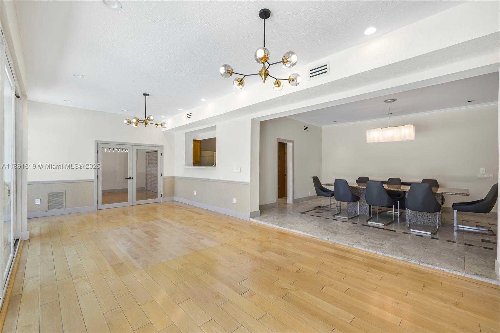 Small Image of 3180 NORTH BAY RD, Miami Beach Number 17