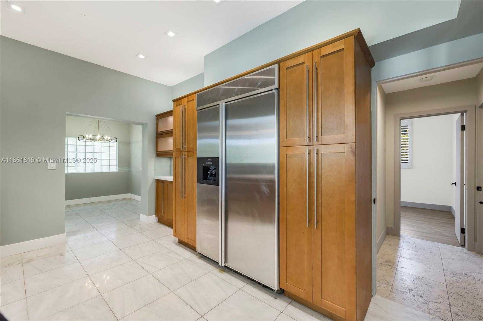 Small Image of 3180 NORTH BAY RD, Miami Beach Number 21