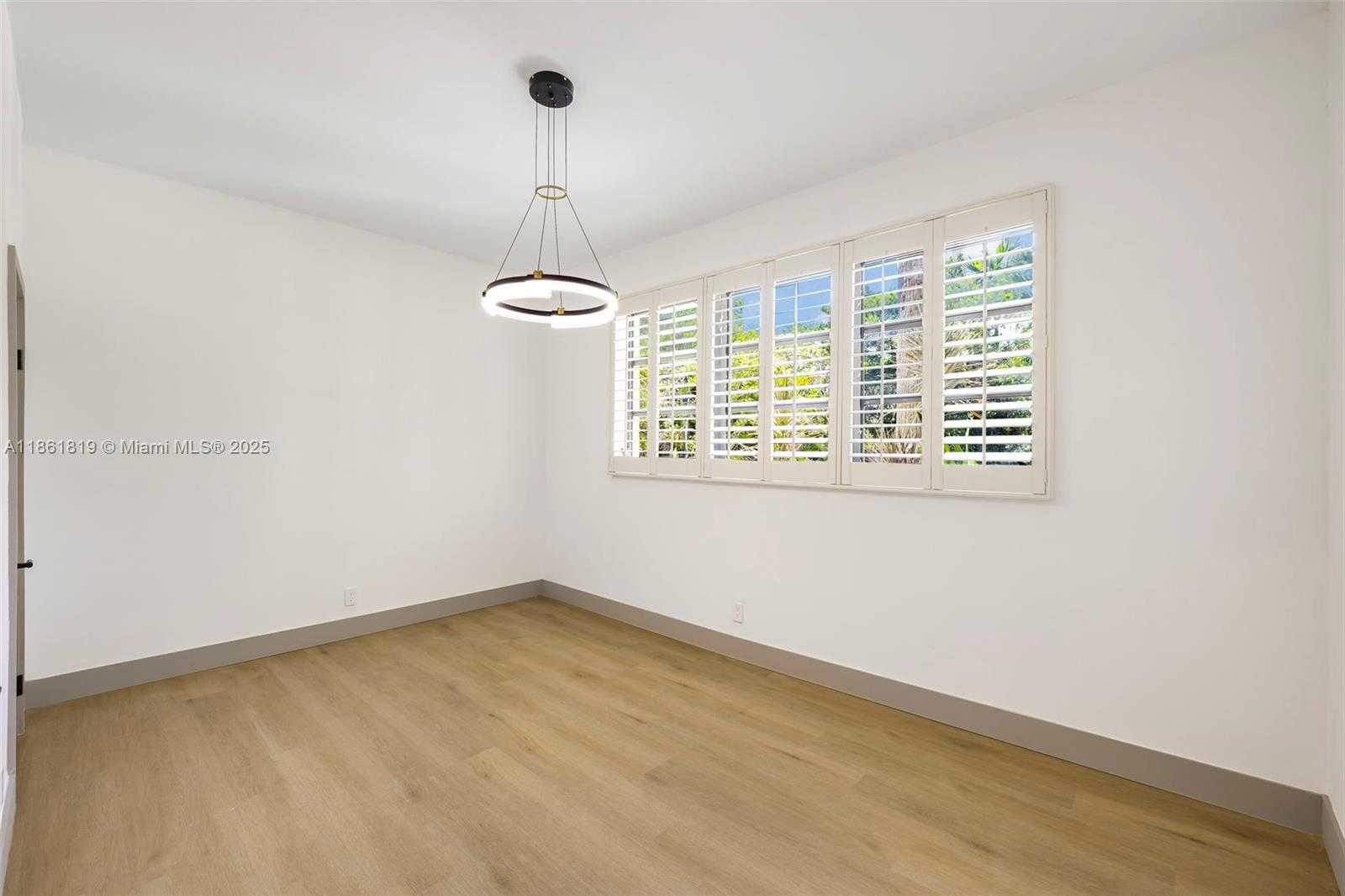 Small Image of 3180 NORTH BAY RD, Miami Beach Number 23
