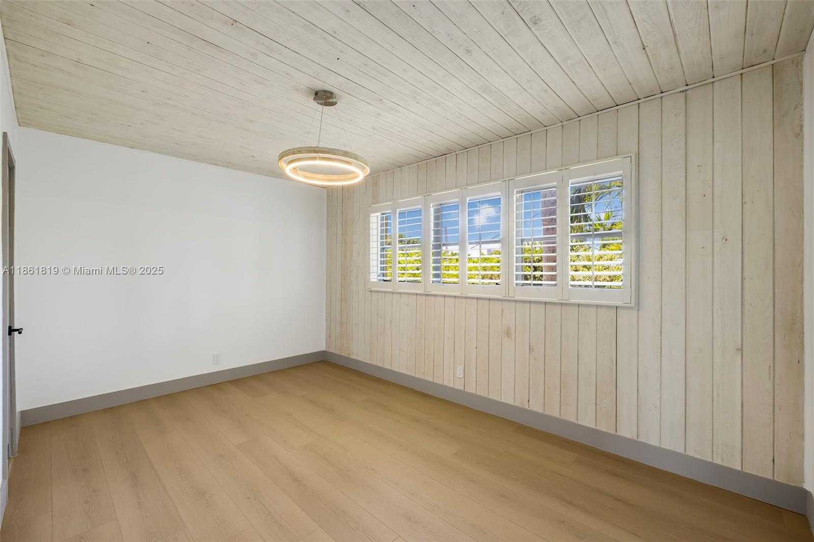 Small Image of 3180 NORTH BAY RD, Miami Beach Number 27
