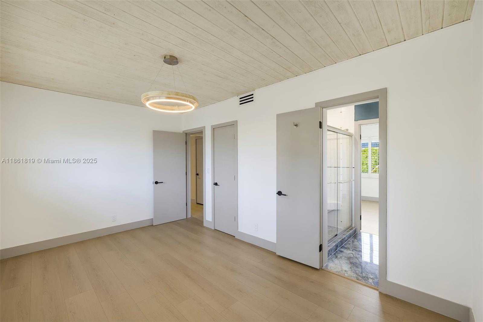 Small Image of 3180 NORTH BAY RD, Miami Beach Number 28