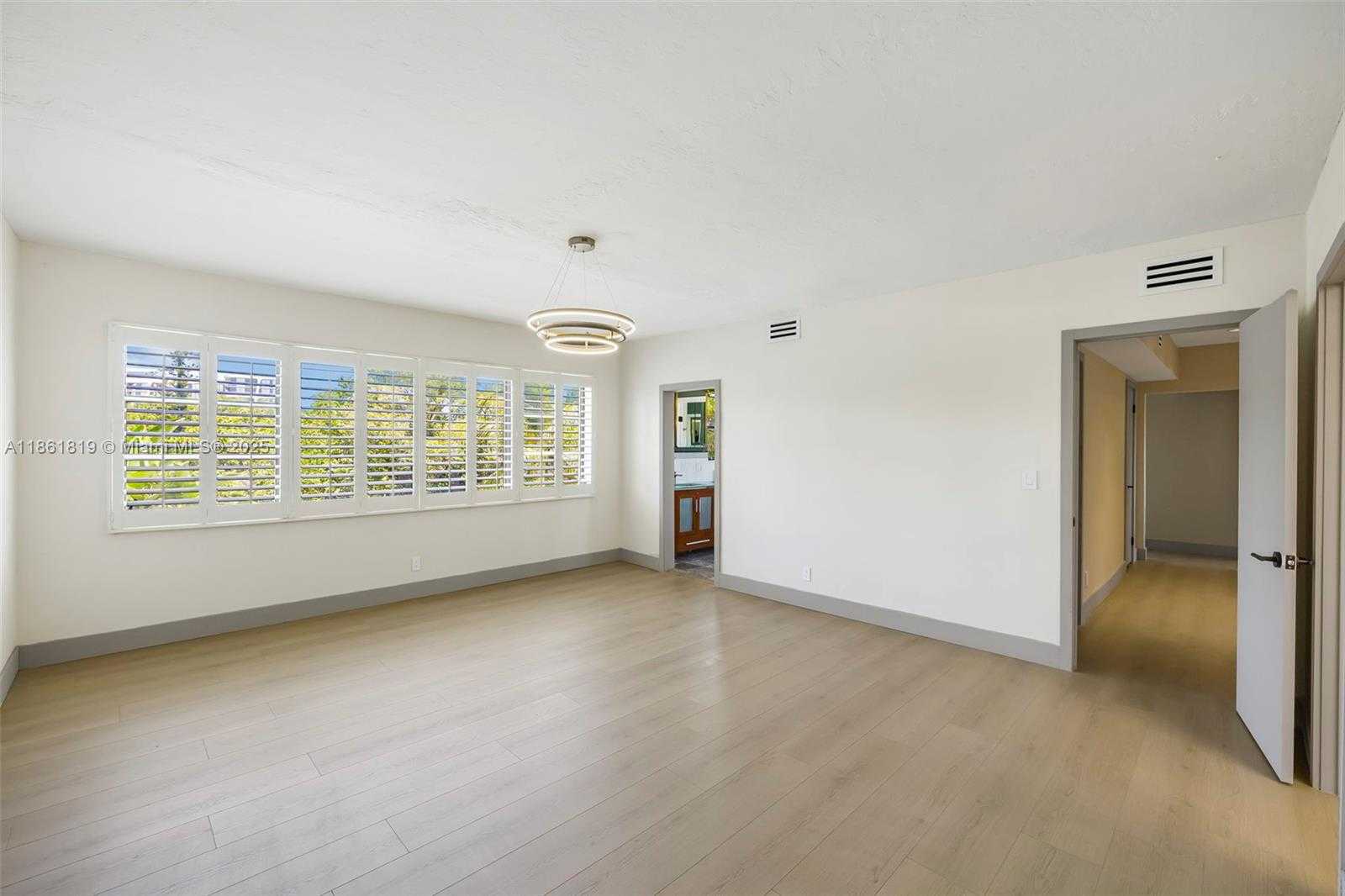 Small Image of 3180 NORTH BAY RD, Miami Beach Number 32