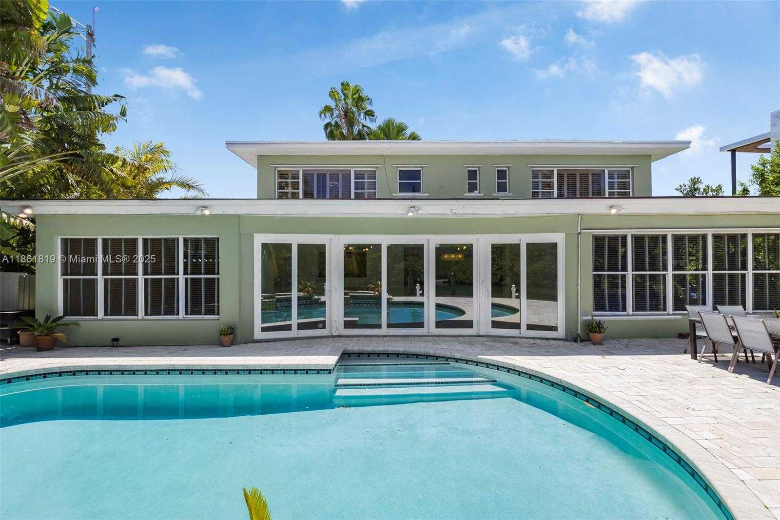 Small Image of 3180 NORTH BAY RD, Miami Beach Number 43