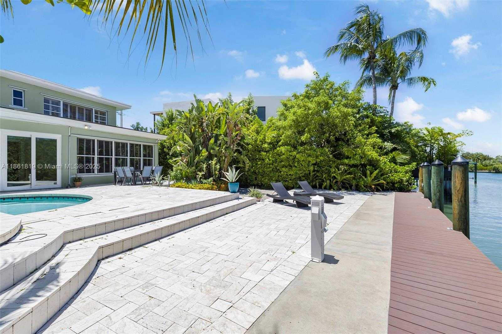 Small Image of 3180 NORTH BAY RD, Miami Beach Number 45