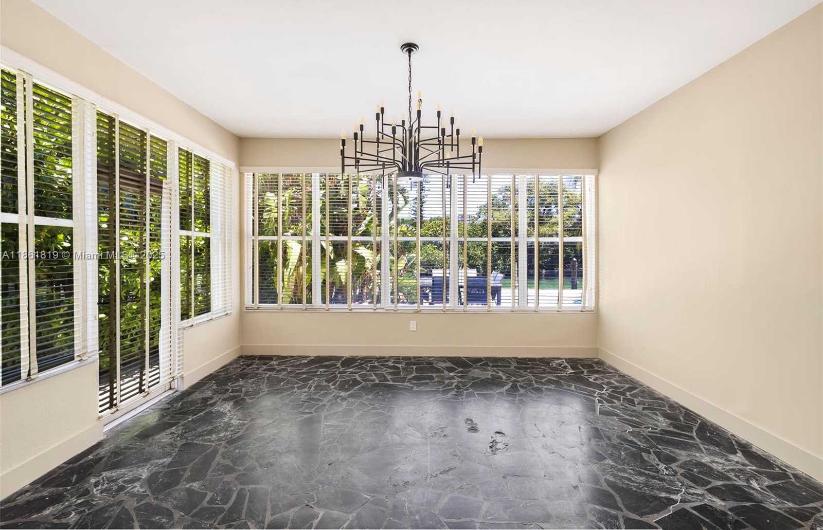 Small Image of 3180 NORTH BAY RD, Miami Beach Number 9