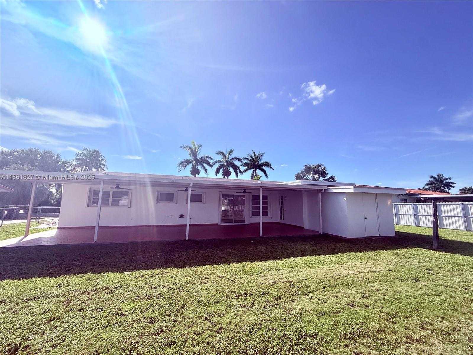 Small Image of 2671 SOUTH WEST 118TH CT, Miami Number 25