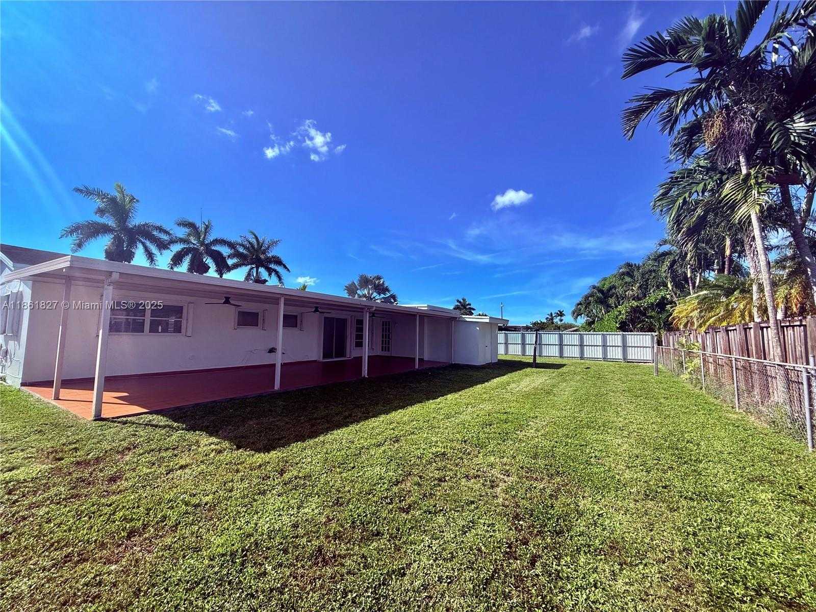 Small Image of 2671 SOUTH WEST 118TH CT, Miami Number 26