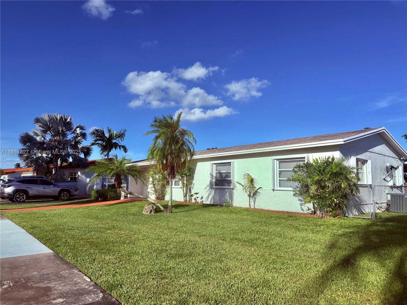Small Image of 2671 SOUTH WEST 118TH CT, Miami Number 32