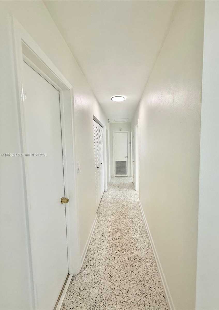 Small Image of 2671 SOUTH WEST 118TH CT, Miami Number 5