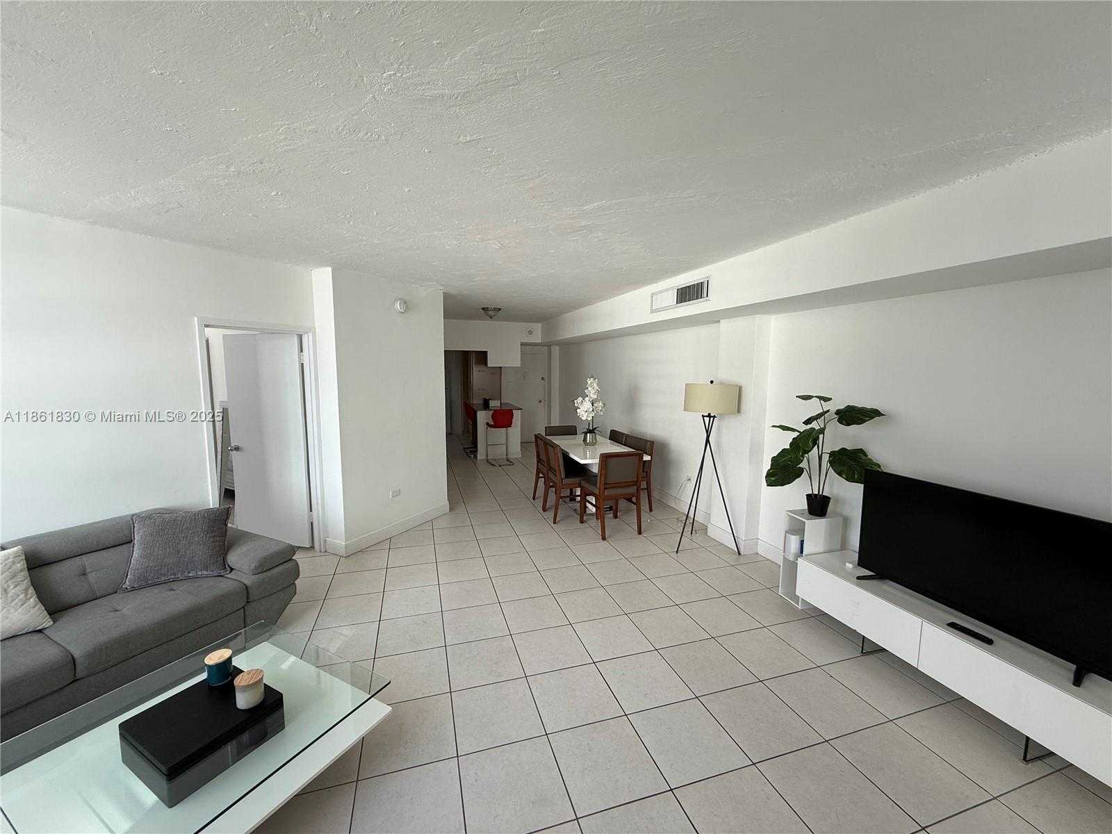 Small Image of 801 BRICKELL BAY DR #2064, Miami Number 10