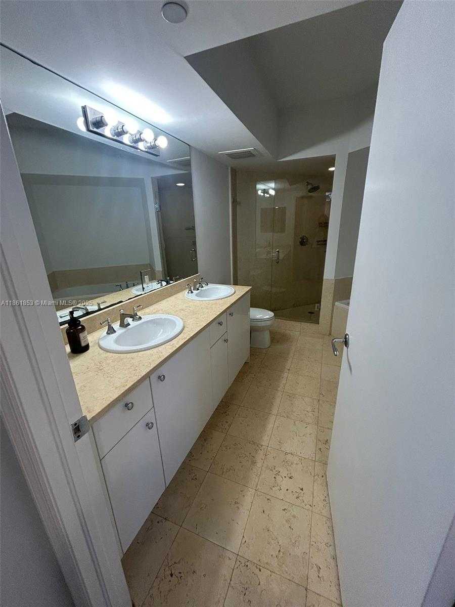 Small Image of 19900 EAST COUNTRY CLUB DR #612, Aventura Number 20