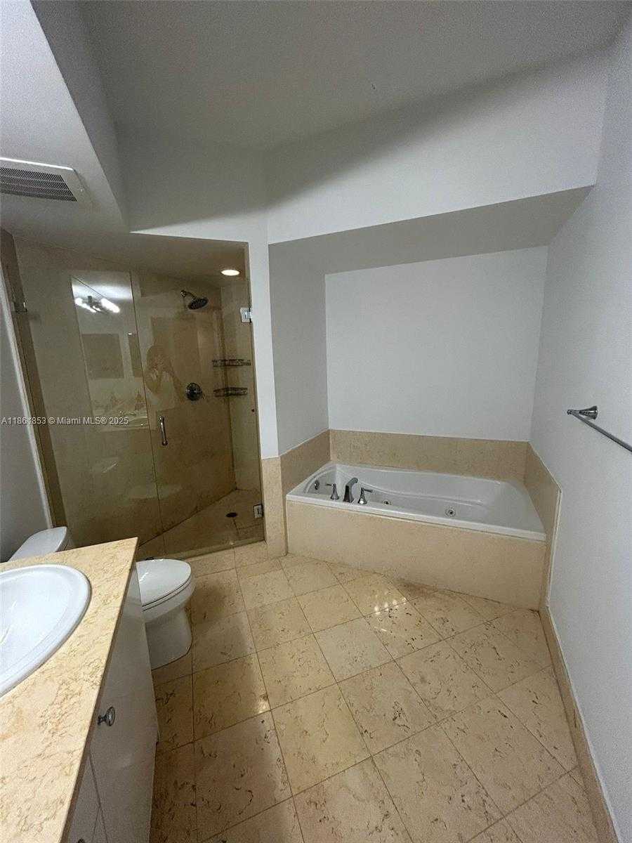 Small Image of 19900 EAST COUNTRY CLUB DR #612, Aventura Number 21