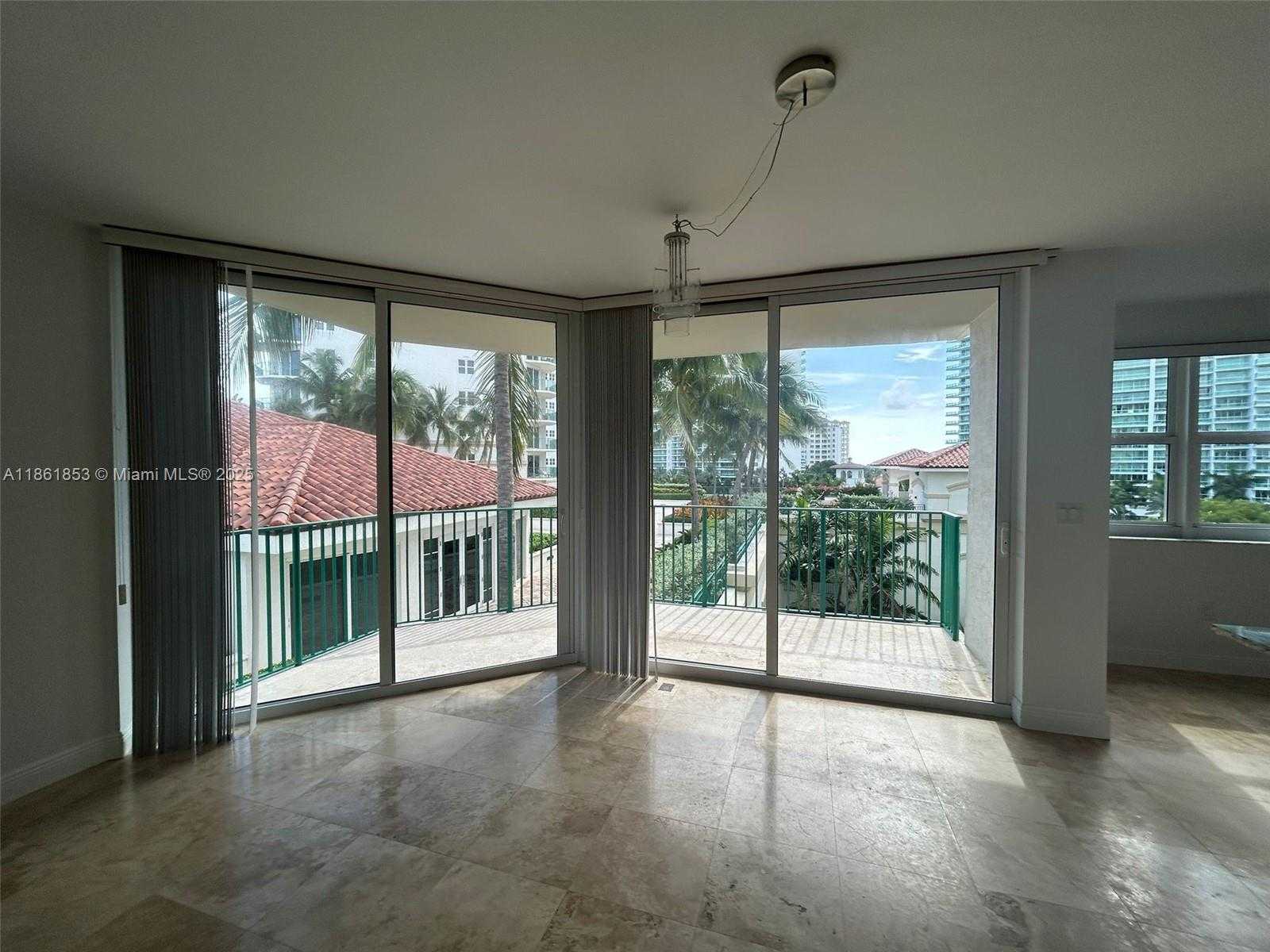 Small Image of 19900 EAST COUNTRY CLUB DR #612, Aventura Number 4