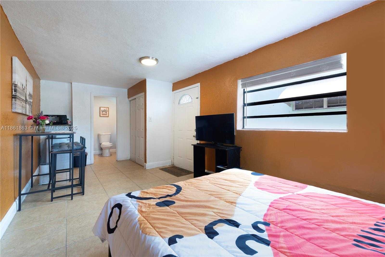 Small Image of 250 NORTH EAST 170TH ST, North Miami Beach Number 14
