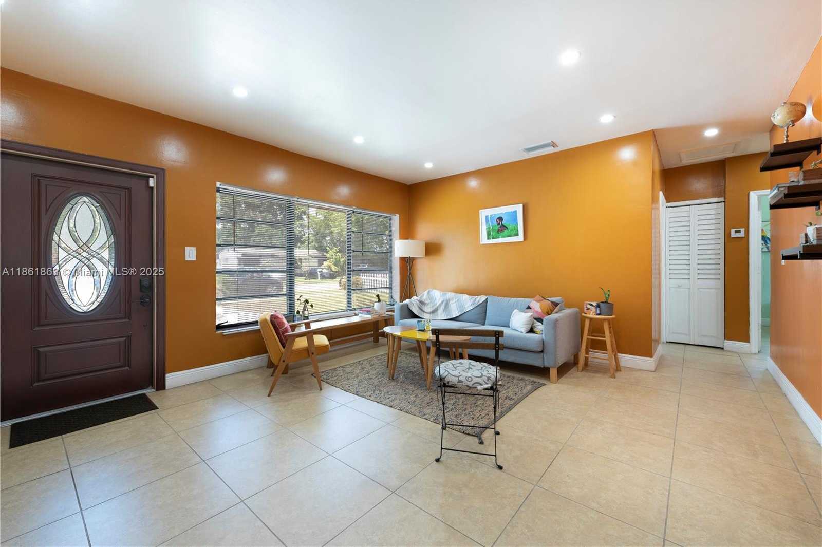 Small Image of 250 NORTH EAST 170TH ST, North Miami Beach Number 4