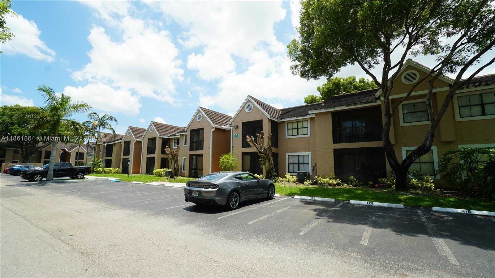 Small Image of 15570 SOUTH WEST 105TH LN #1716, Miami Number 29