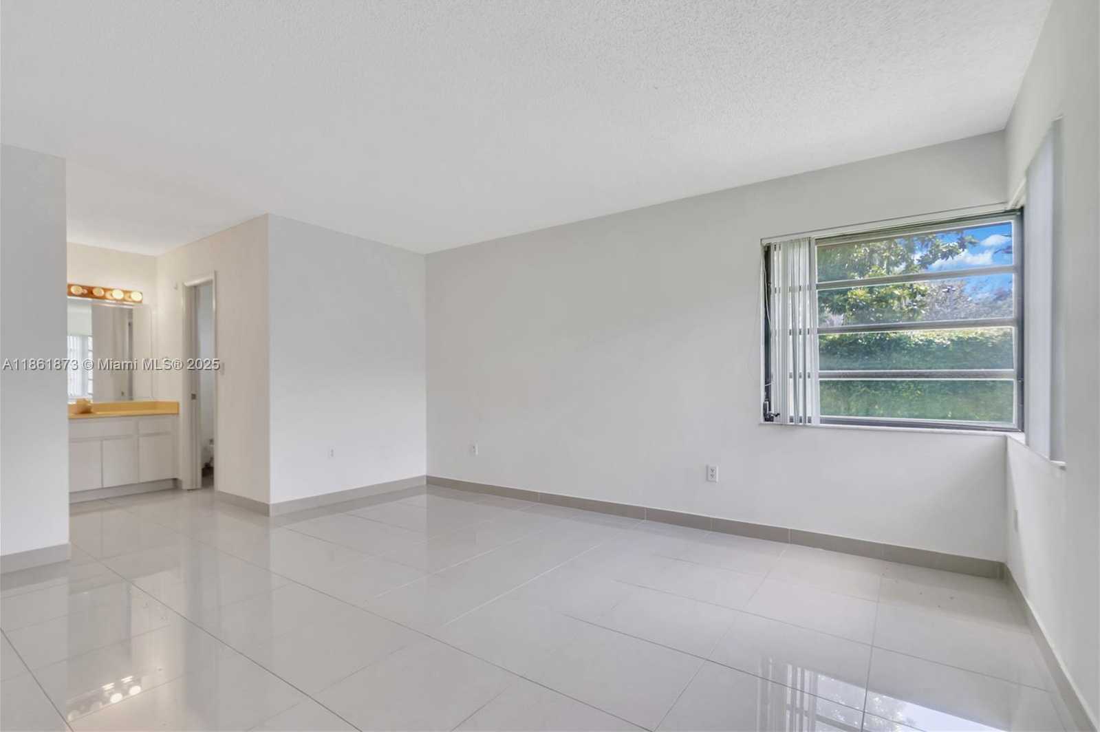 Small Image of 4585 SOUTH WEST 87TH AVE, Miami Number 13