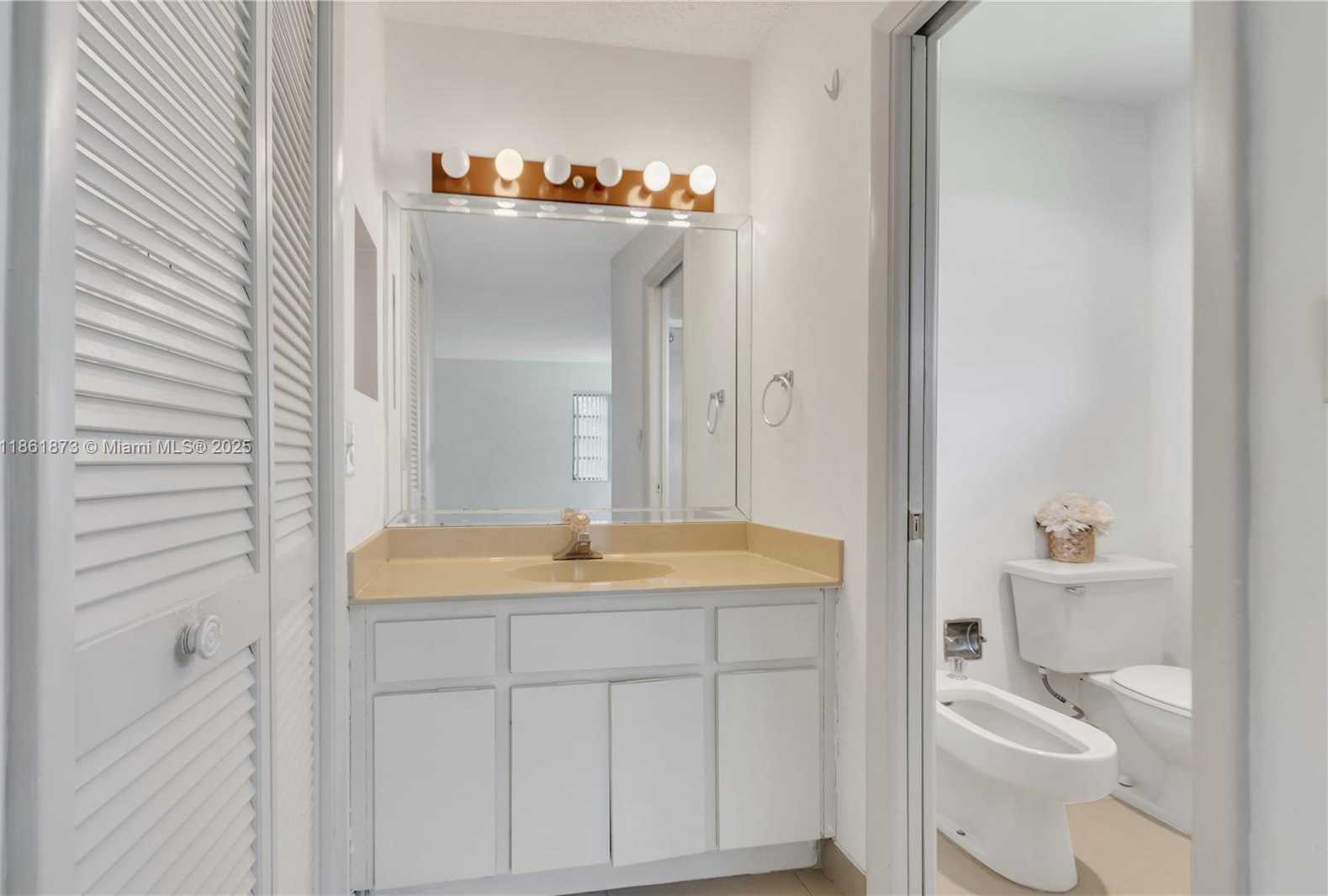 Small Image of 4585 SOUTH WEST 87TH AVE, Miami Number 14