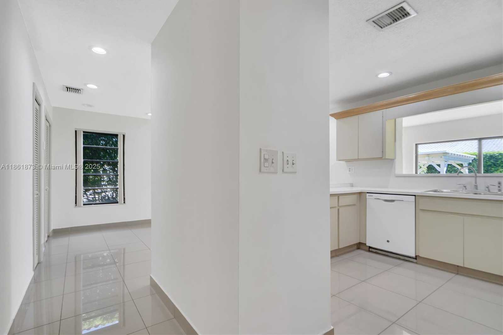 Small Image of 4585 SOUTH WEST 87TH AVE, Miami Number 28