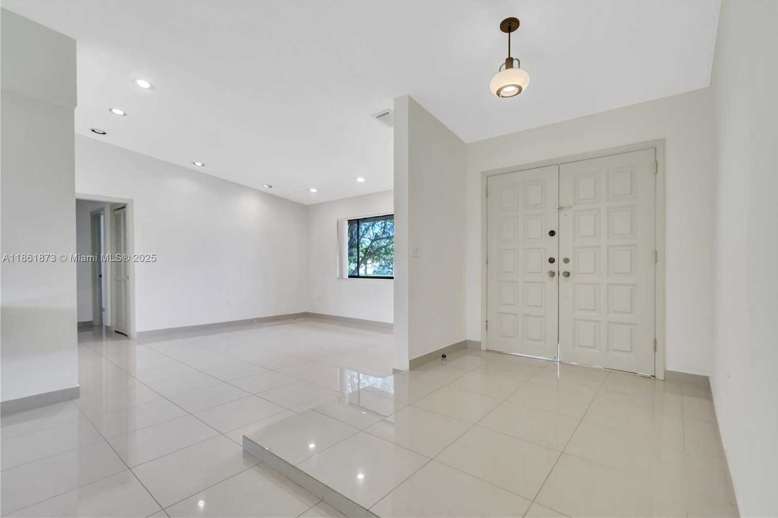 Small Image of 4585 SOUTH WEST 87TH AVE, Miami Number 4