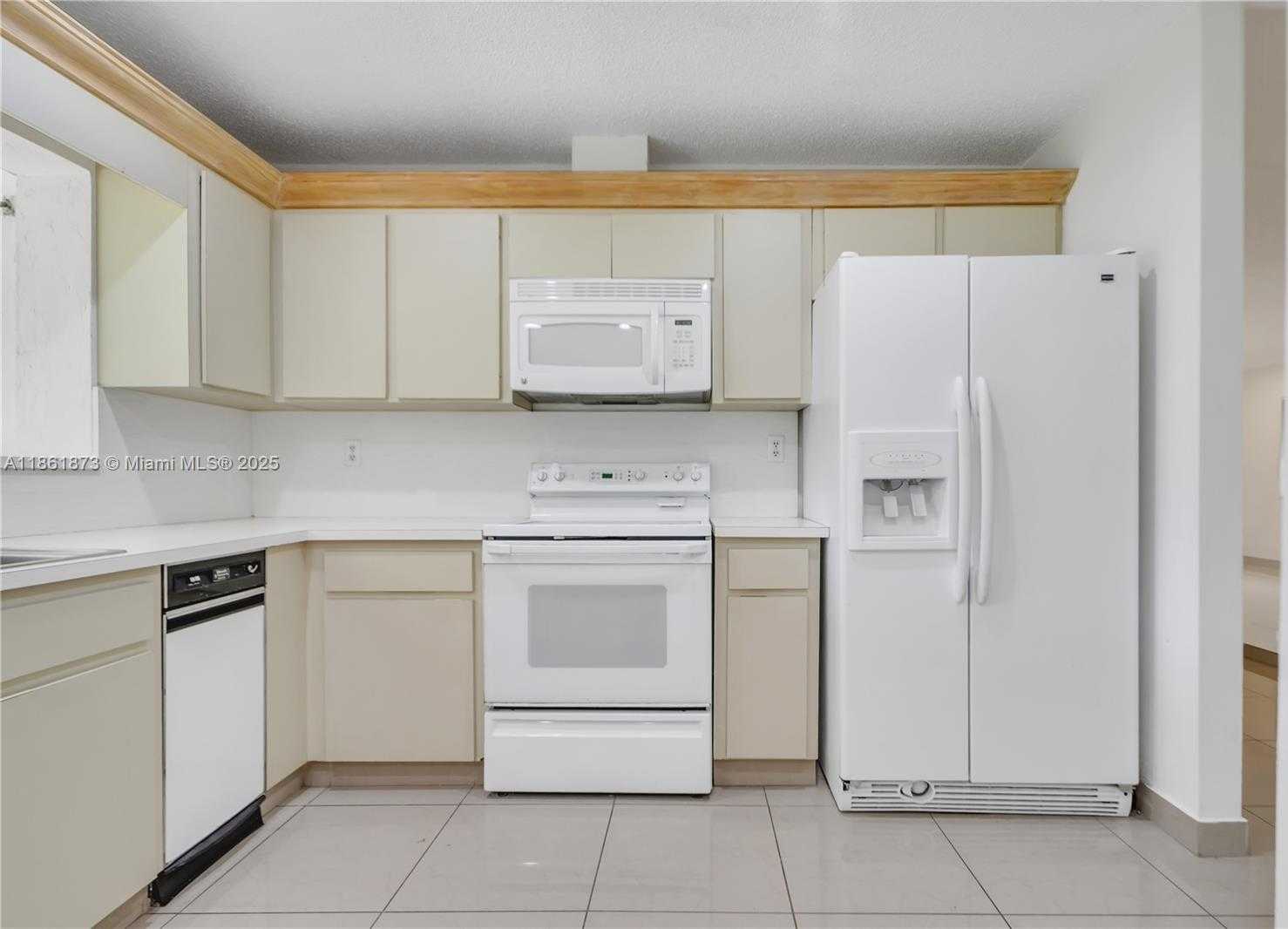 Small Image of 4585 SOUTH WEST 87TH AVE, Miami Number 6