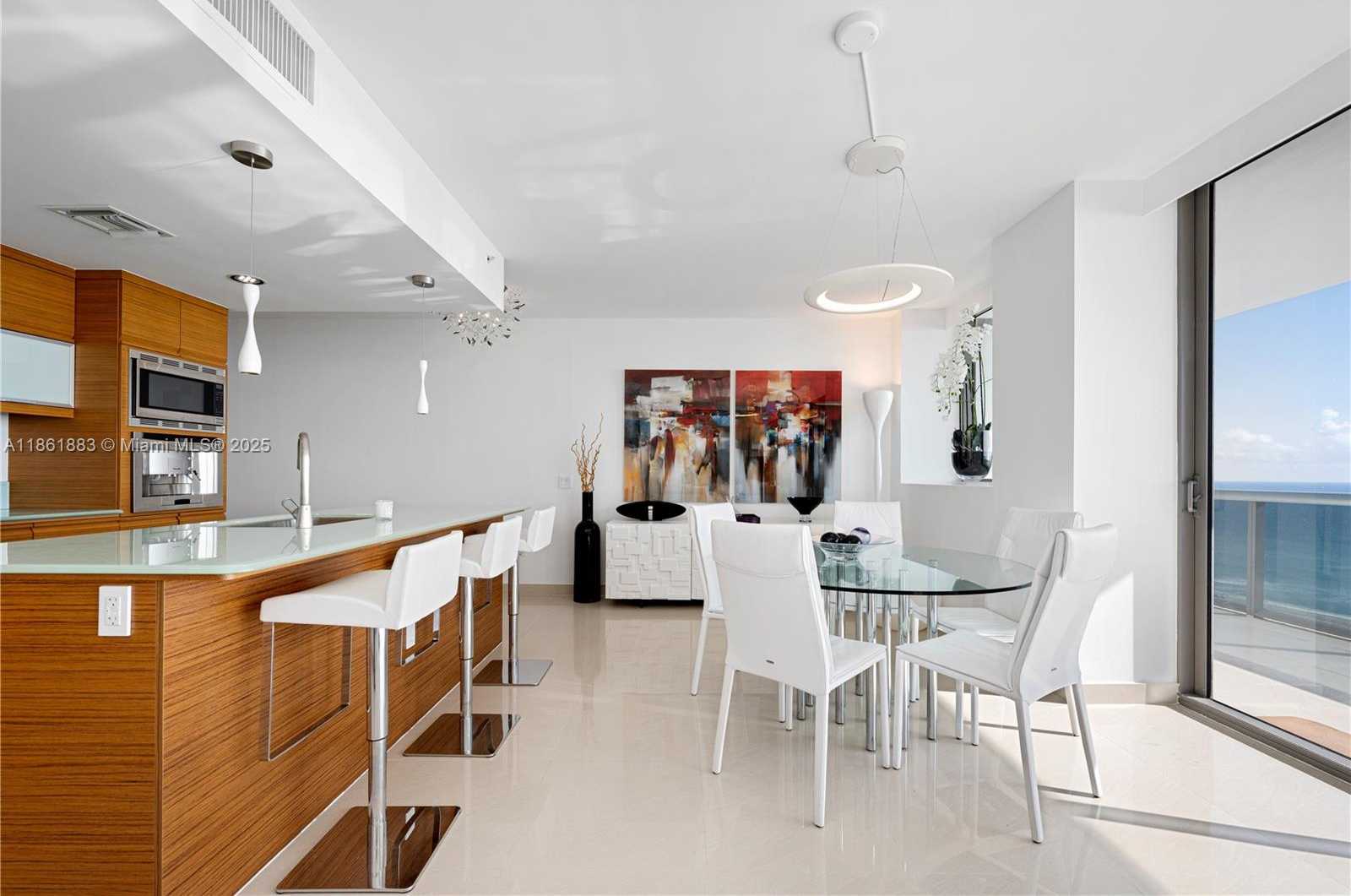 Small Image of 5875 COLLINS AVE #1202, Miami Beach Number 22