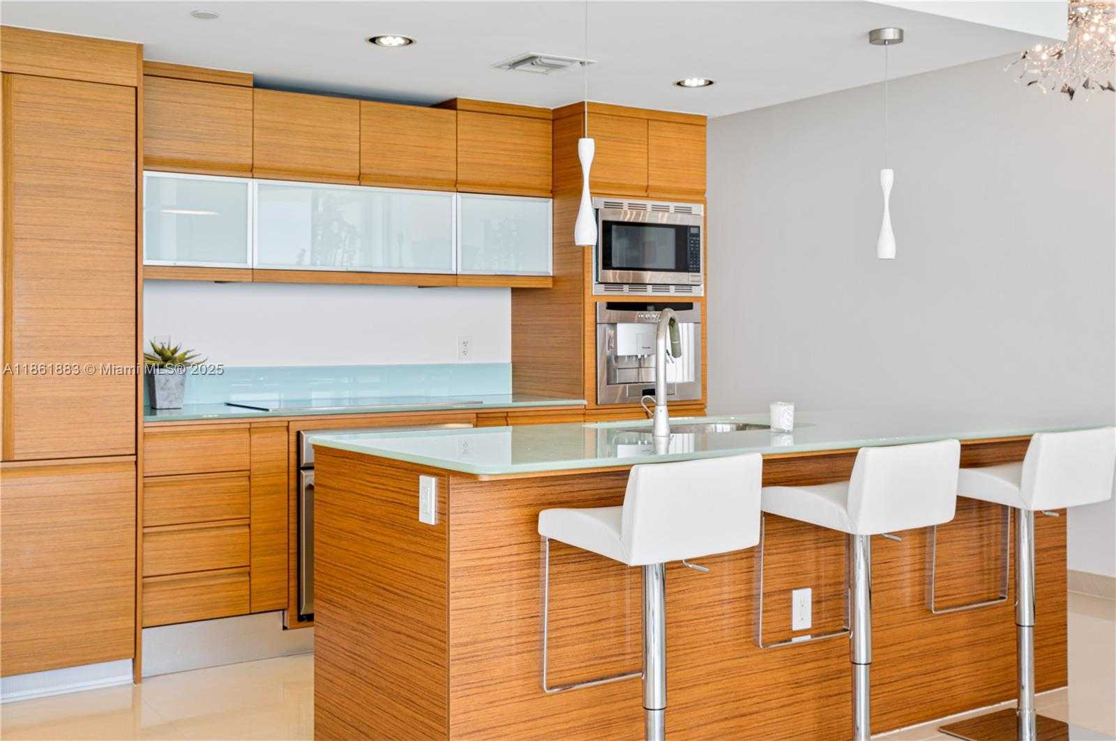 Small Image of 5875 COLLINS AVE #1202, Miami Beach Number 27
