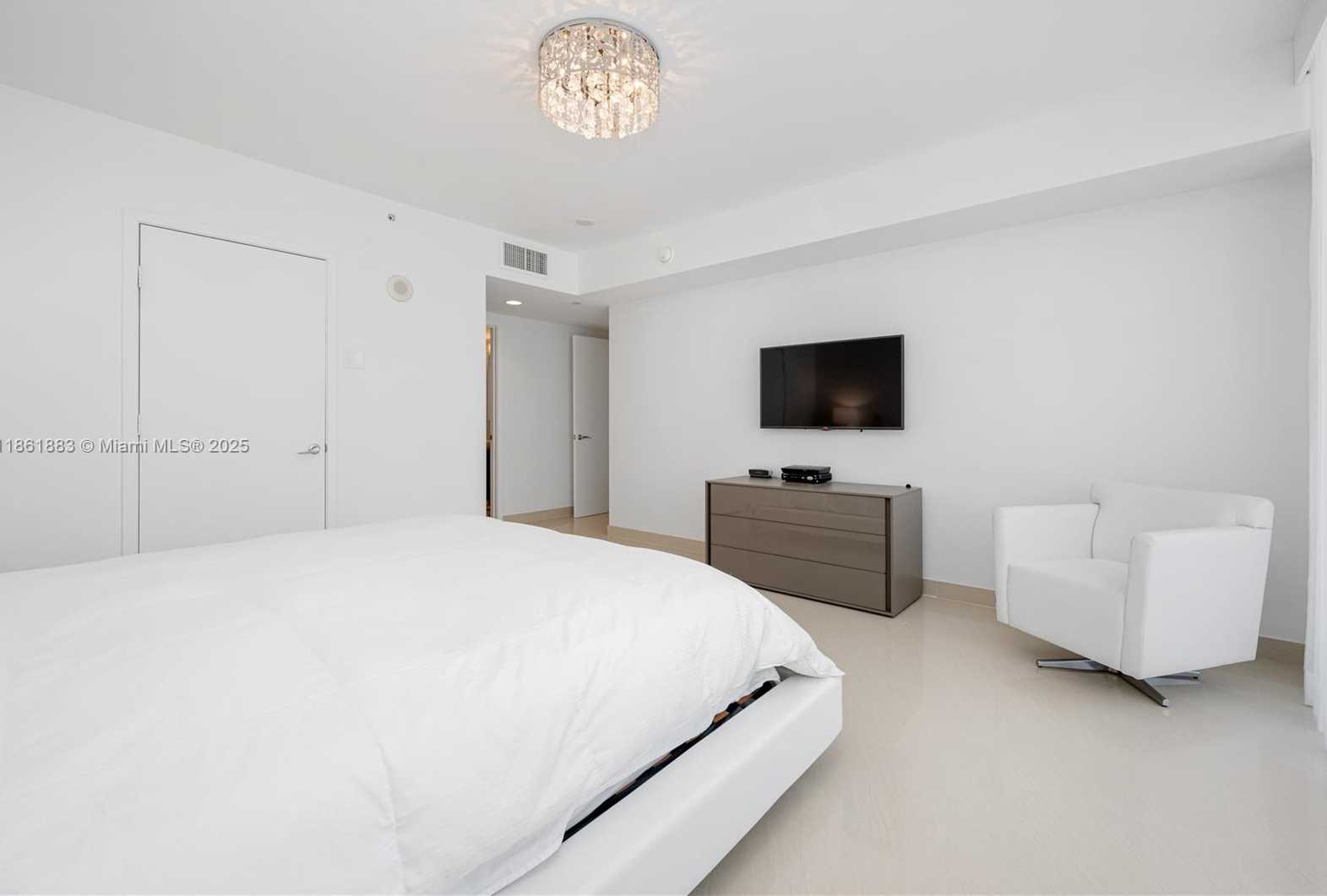 Small Image of 5875 COLLINS AVE #1202, Miami Beach Number 33