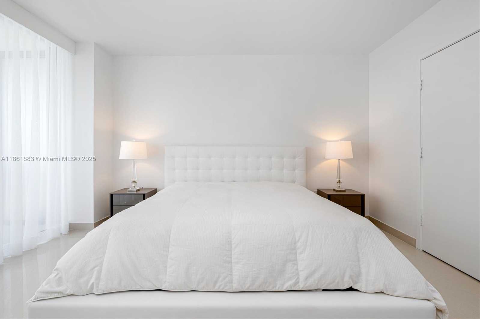 Small Image of 5875 COLLINS AVE #1202, Miami Beach Number 39