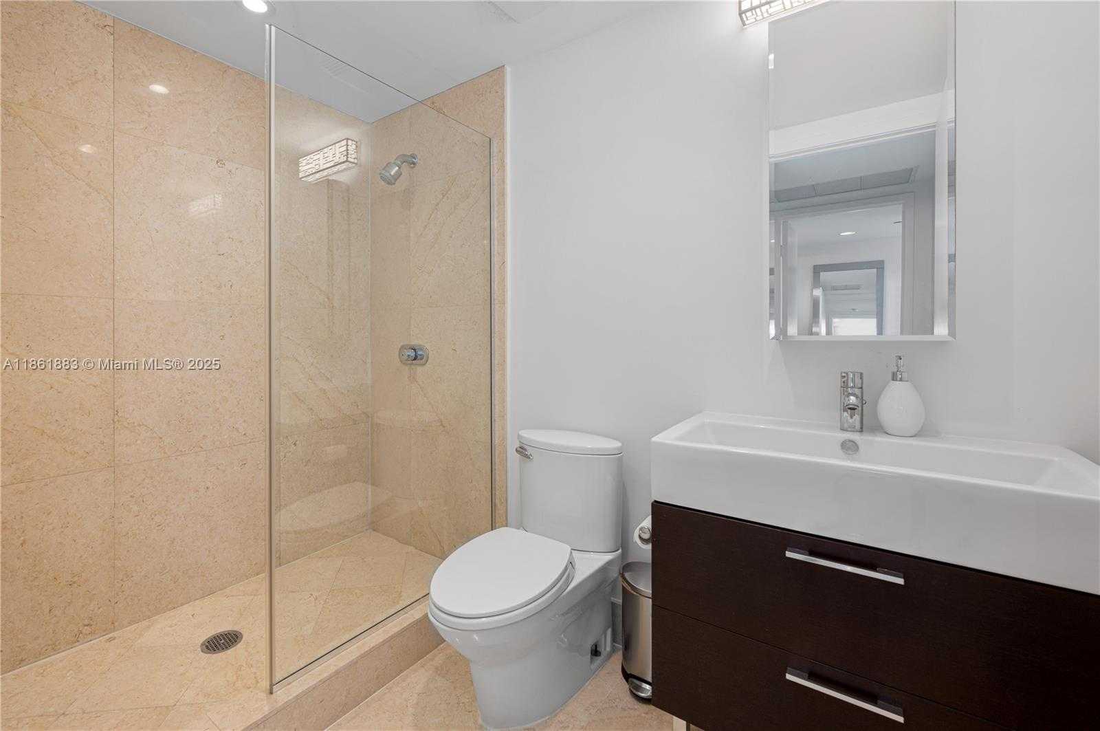 Small Image of 5875 COLLINS AVE #1202, Miami Beach Number 42